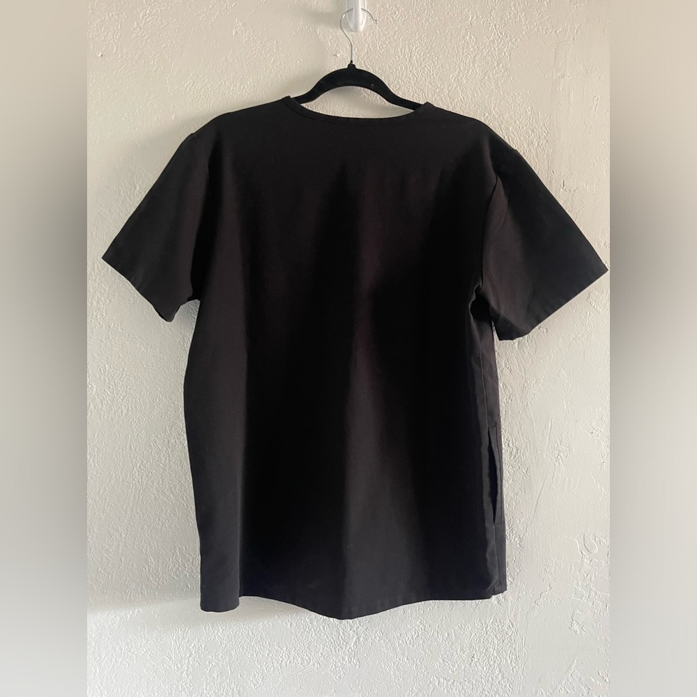 FIGS Chisec Scrub Top - Picture 8 of 10
